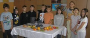 owoce i warzywa w klasie 4a - zdjęcie klasowe.jpg